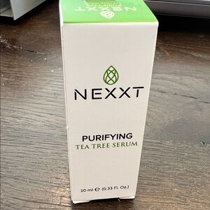 NEXXT Purifying Tea Tree Serum - White and Green